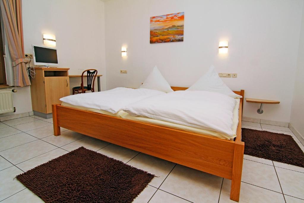 Zewener Hof - Garni Hotel Trier Room photo